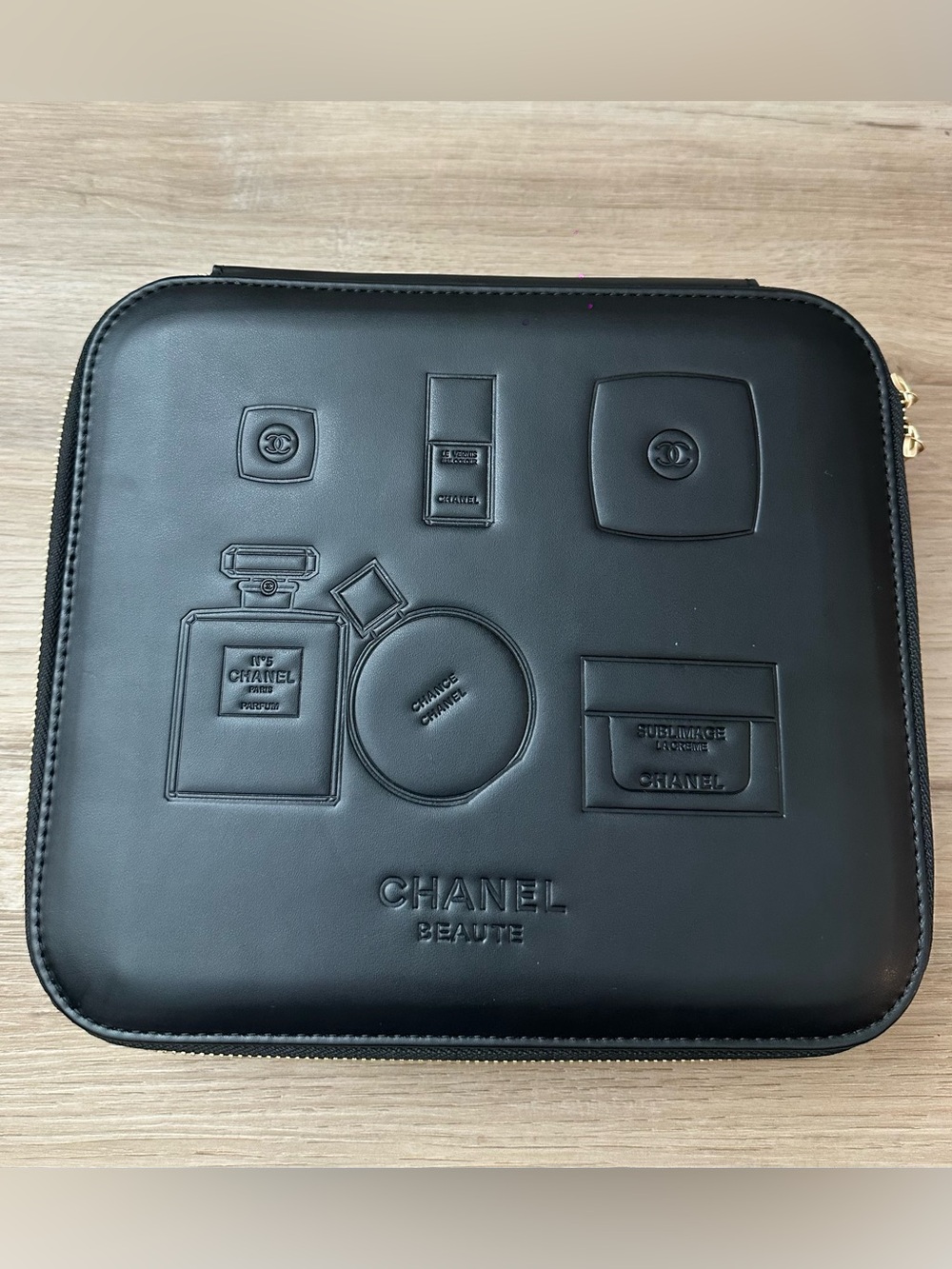CHANEL Make Up Box Black Leather BEAUTE Pouch Limited box black make up. - Picture 2 of 5